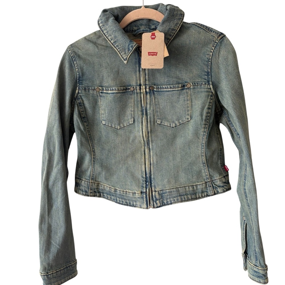 Women’s Levi’s Distressed Denim Jacket Cropped Full Zipper Size Large NWT - Picture 2 of 9